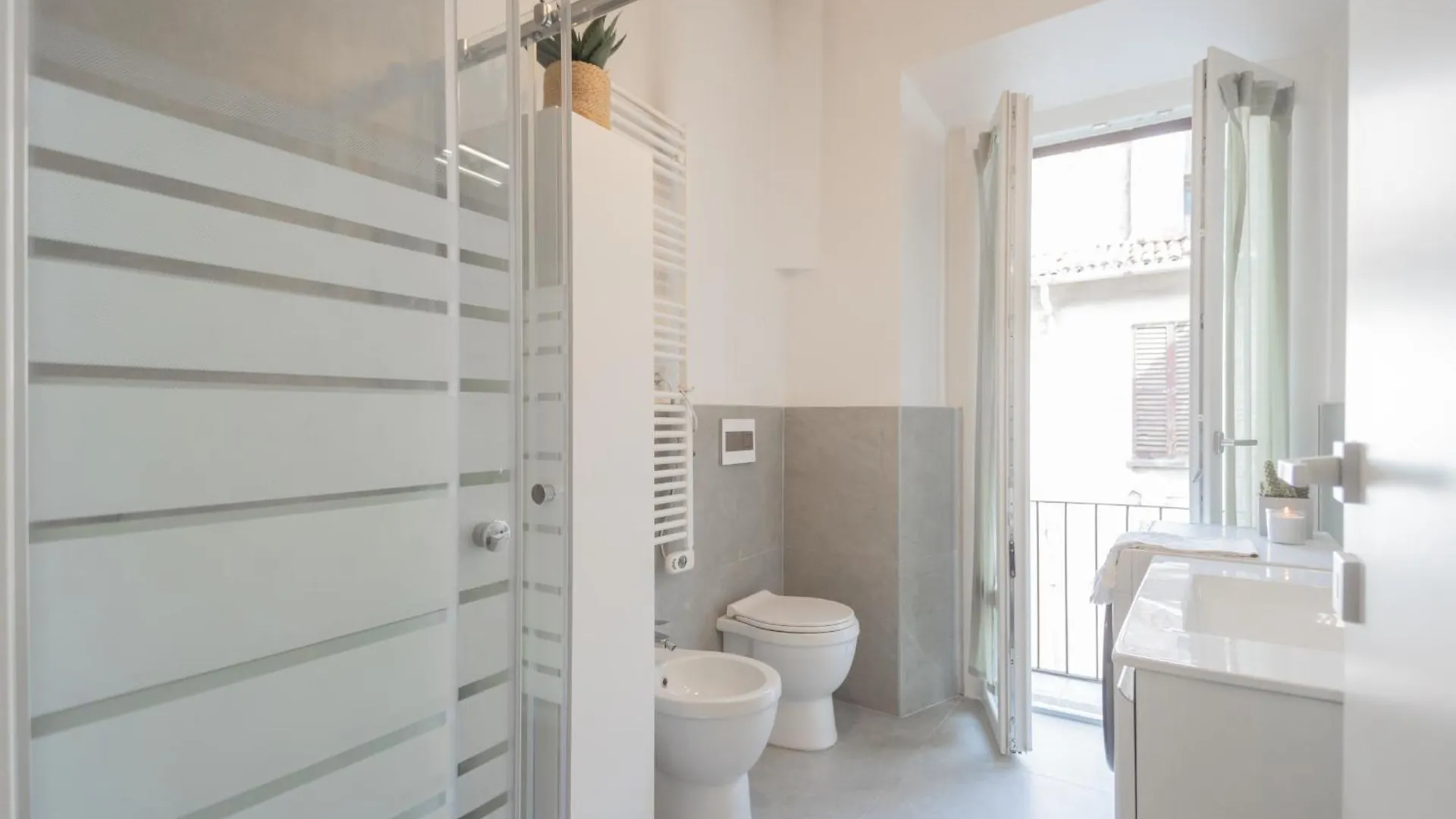 Luce Apartment By Rent All Como