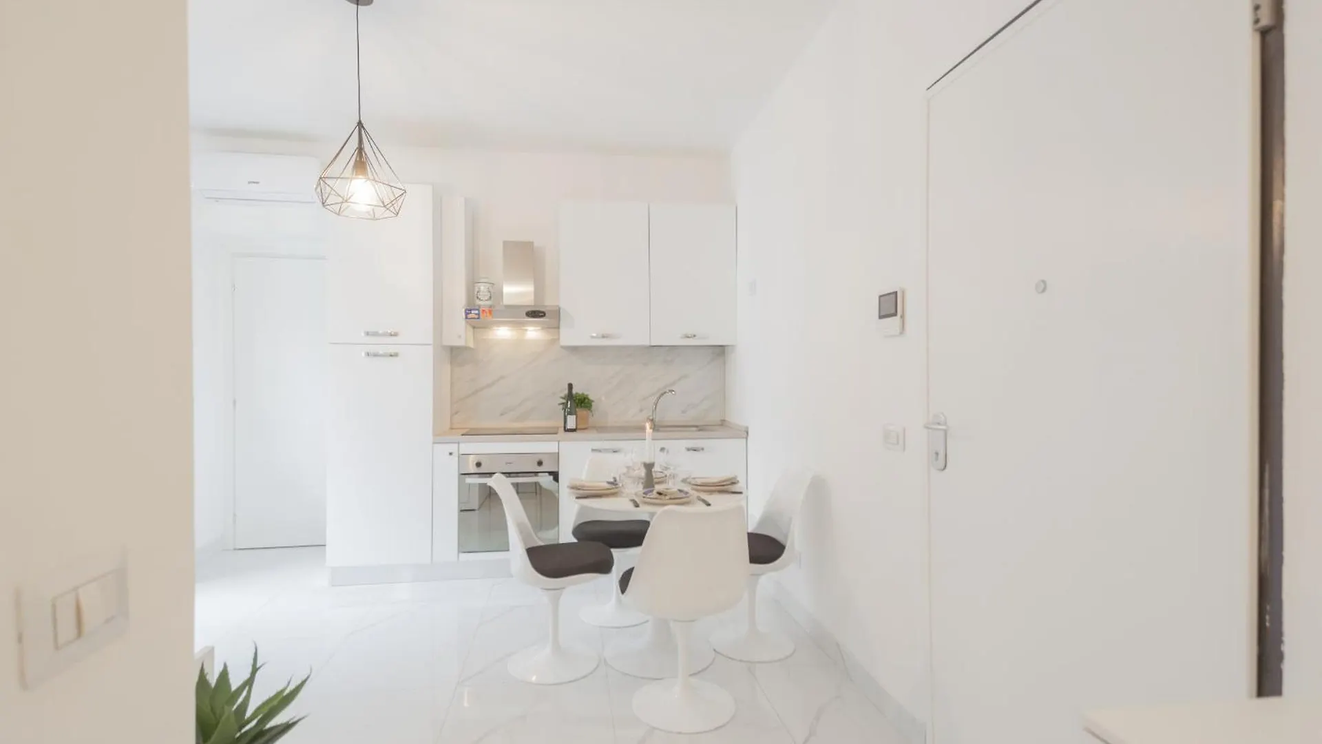 Luce Apartment By Rent All Como