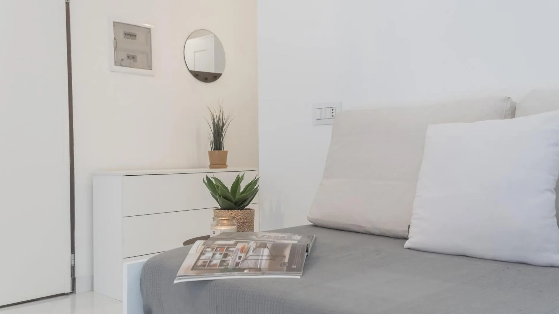 Luce Apartment By Rent All Como Itálie