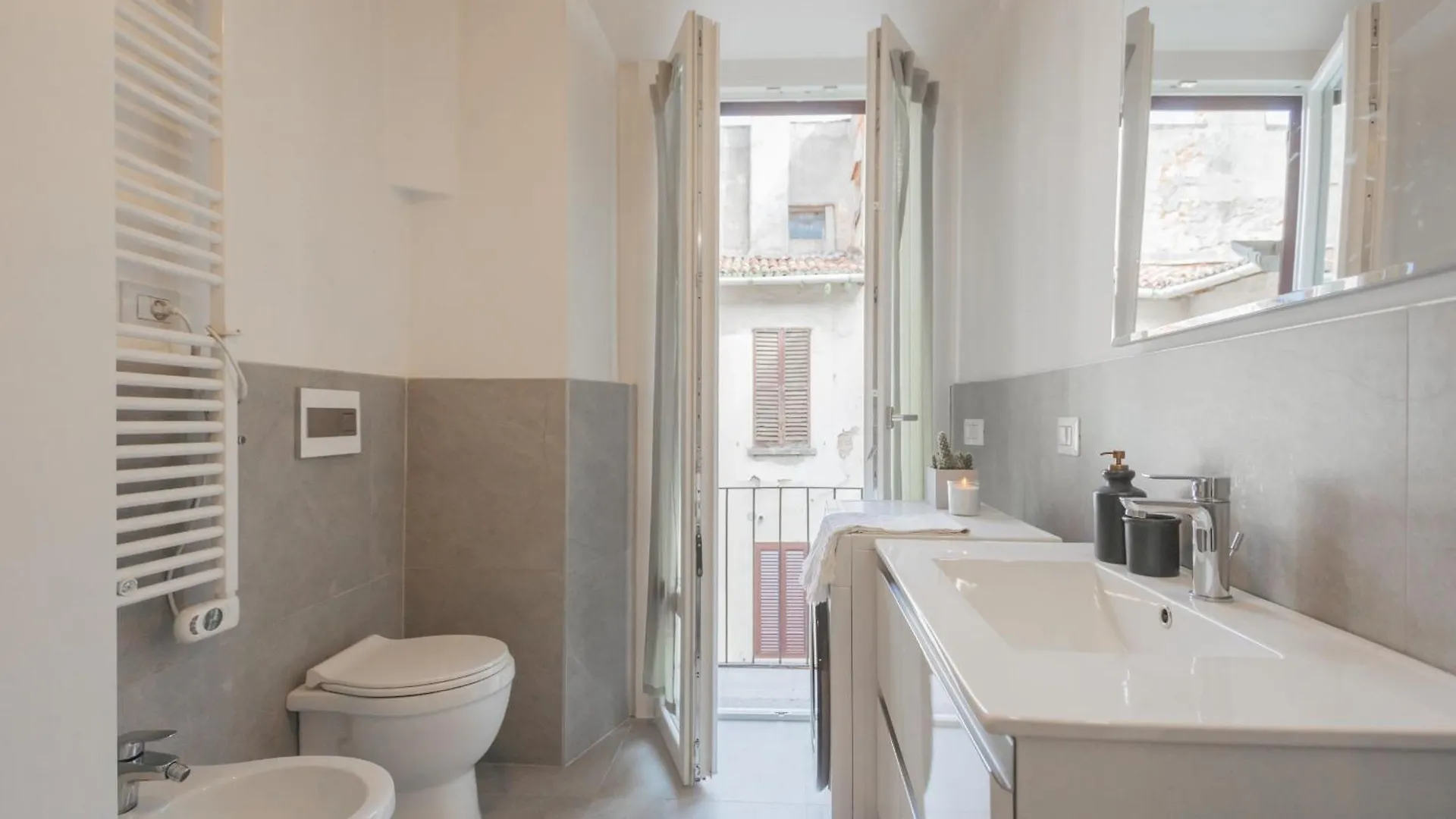 Luce Apartment By Rent All Como