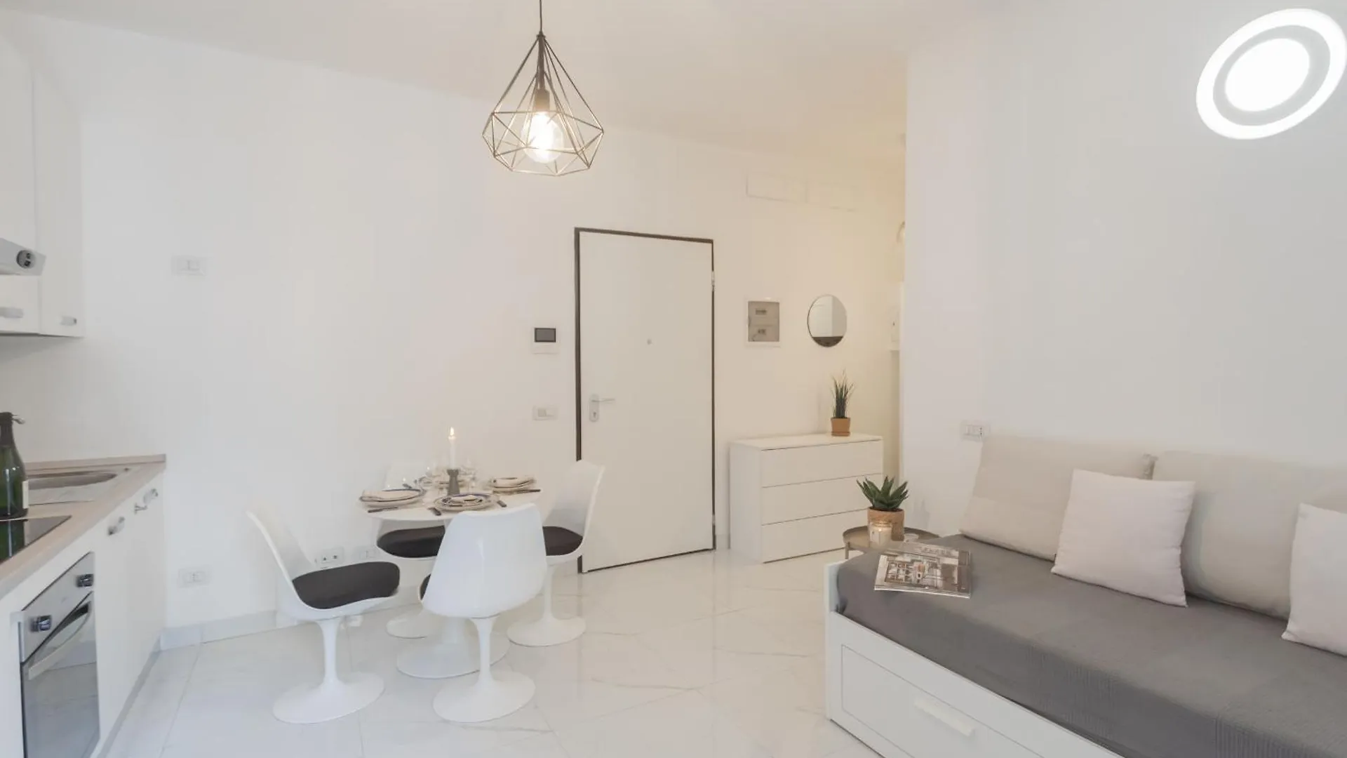 Luce Apartment By Rent All Como