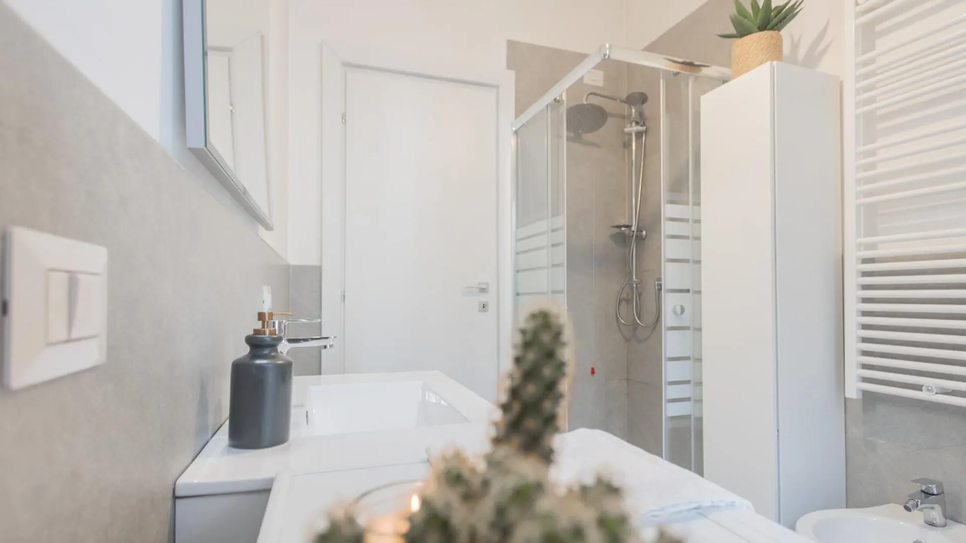 Luce Apartment By Rent All Como