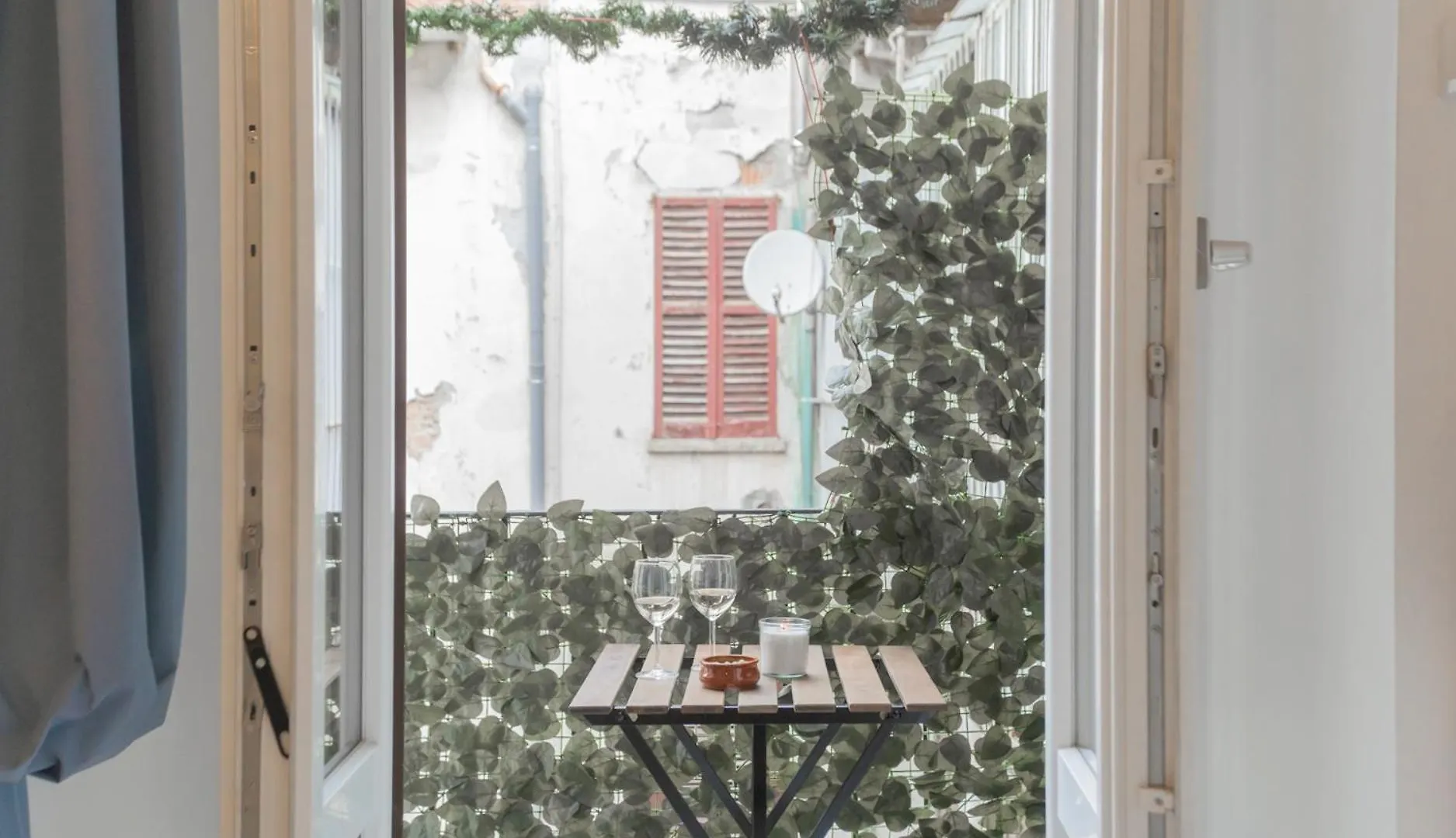 Luce Apartment By Rent All Como